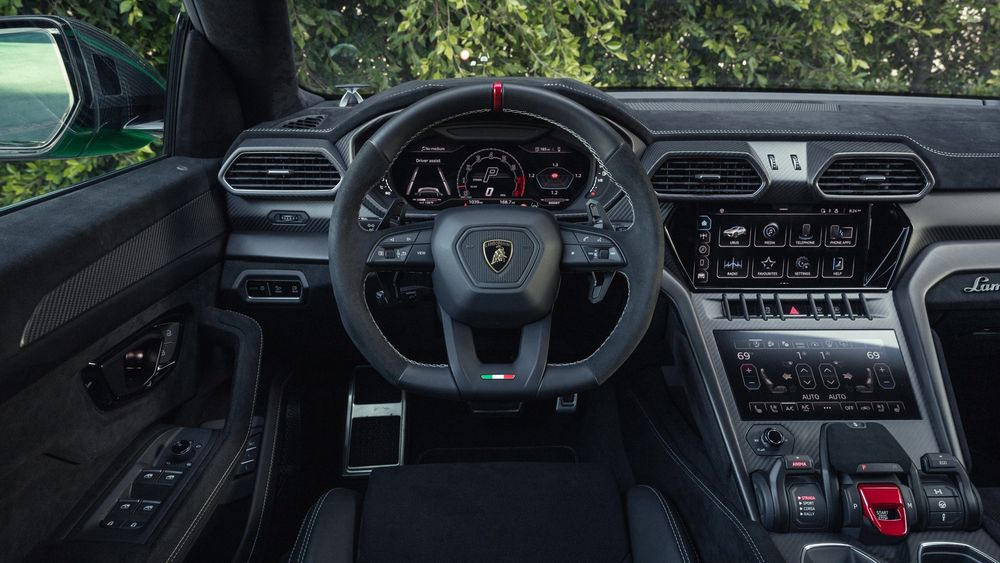 2023 Lamborghini Urus Performante 13