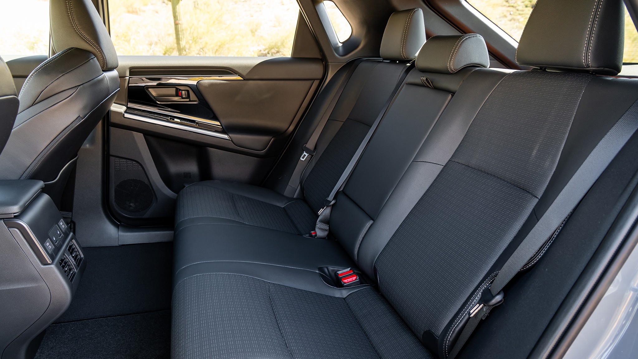 2023 Subaru Solterra Touring 18