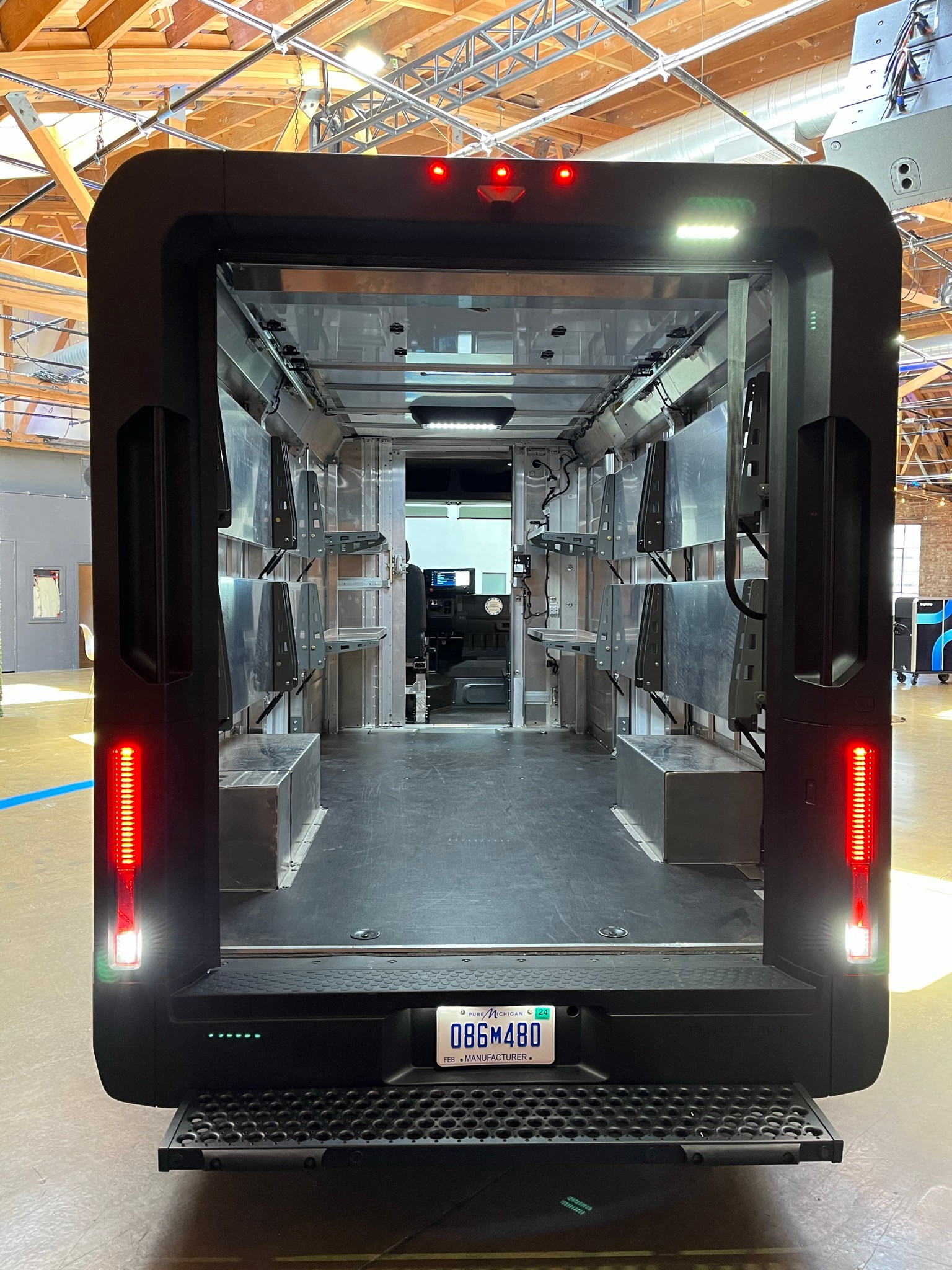 BrightDrop Zevo 600 4