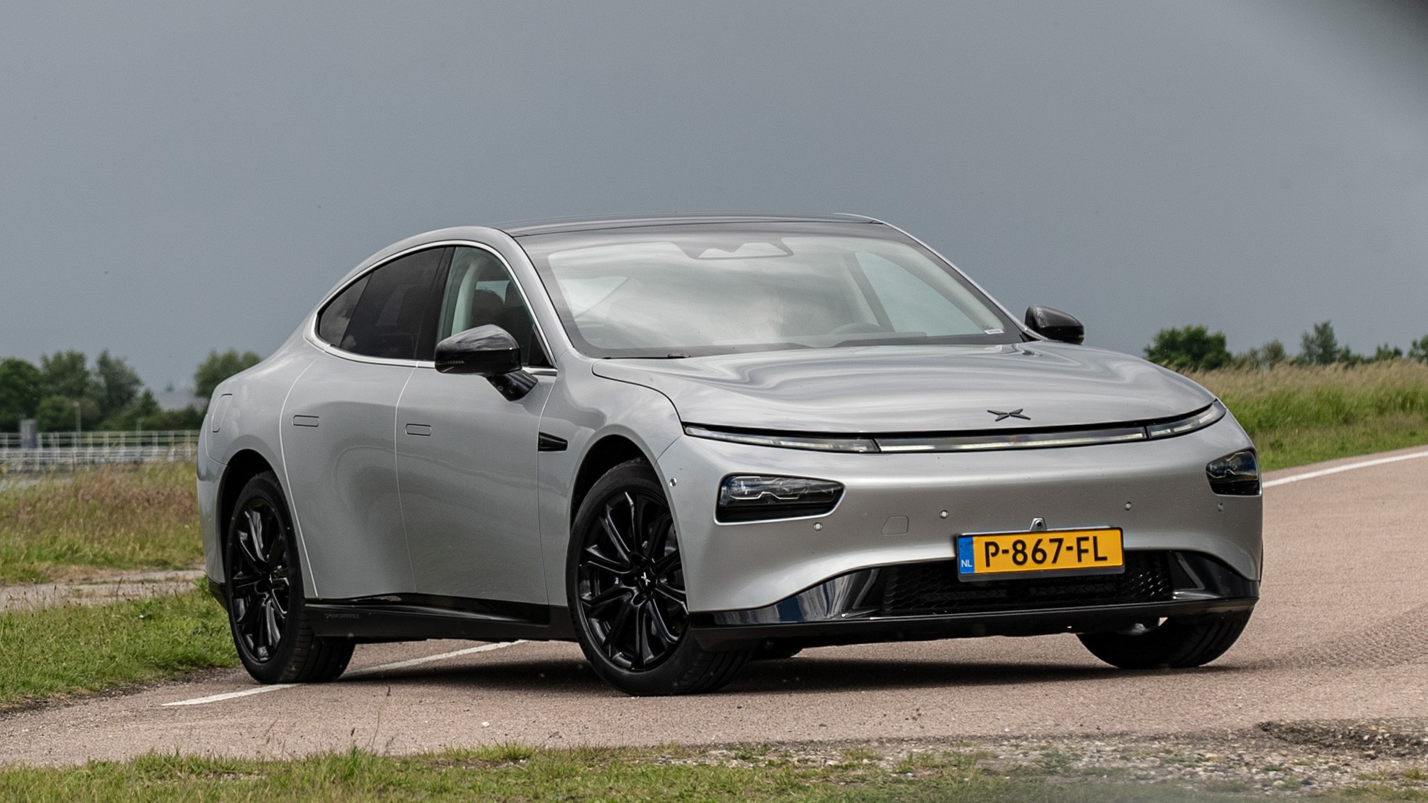 XPeng P7 front three quarter 2