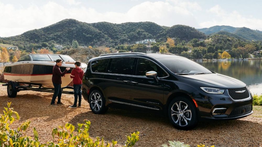 002 Mini Van Towing Boat