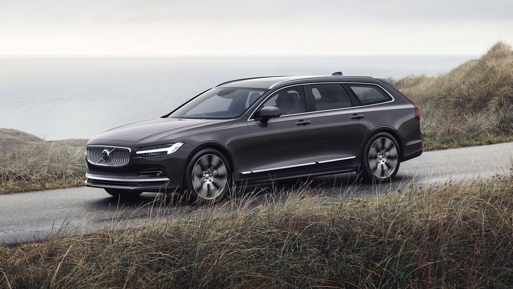 2023 Volvo V90 B6 AWD Platinum Grey 95
