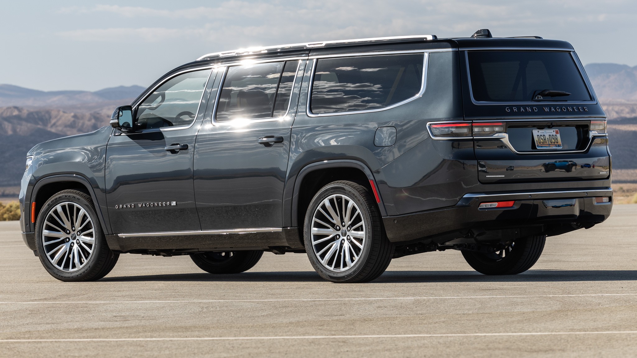 2023 Jeep Grand Wagoneer L 11