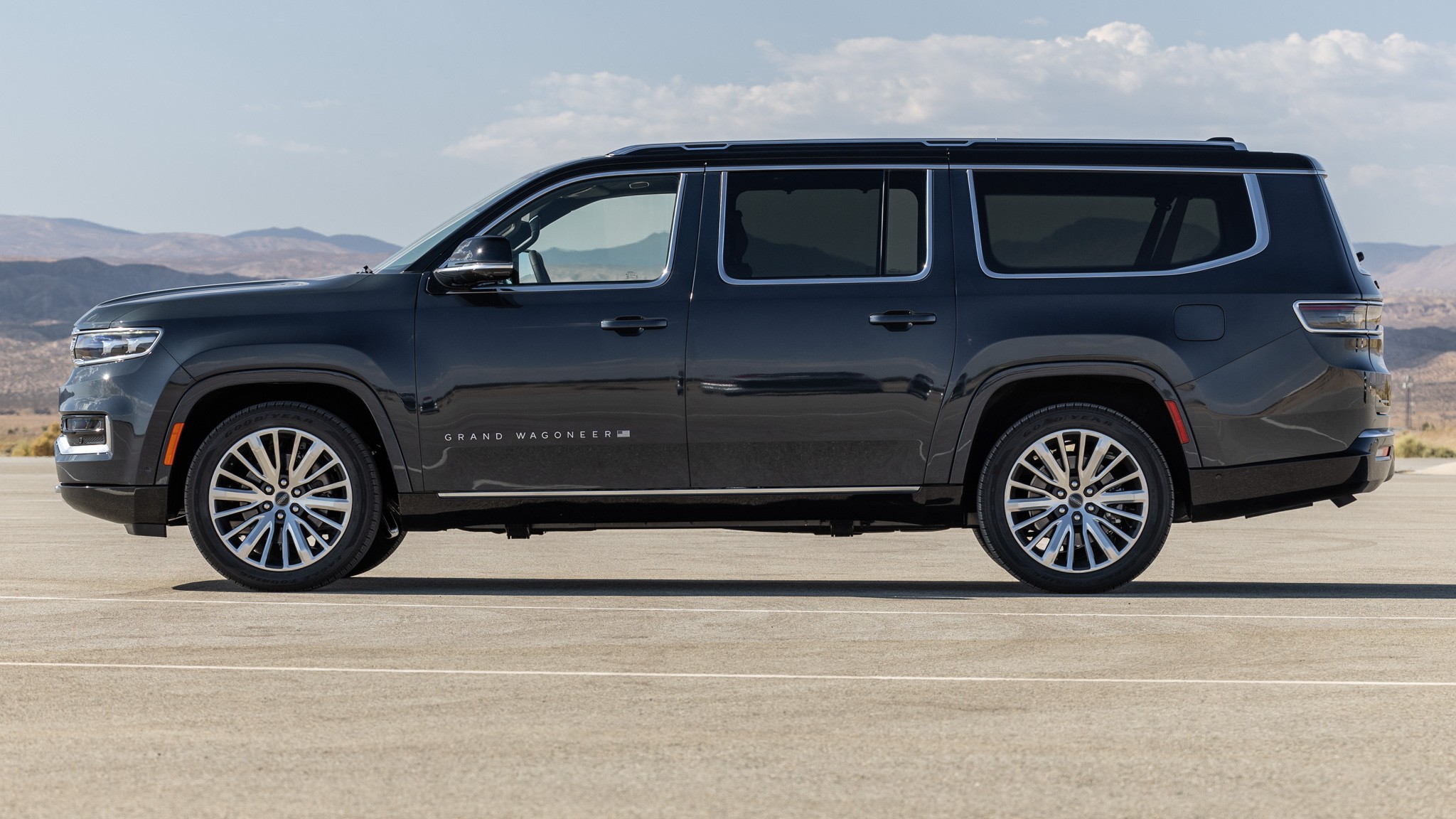 2023 Jeep Grand Wagoneer L 10