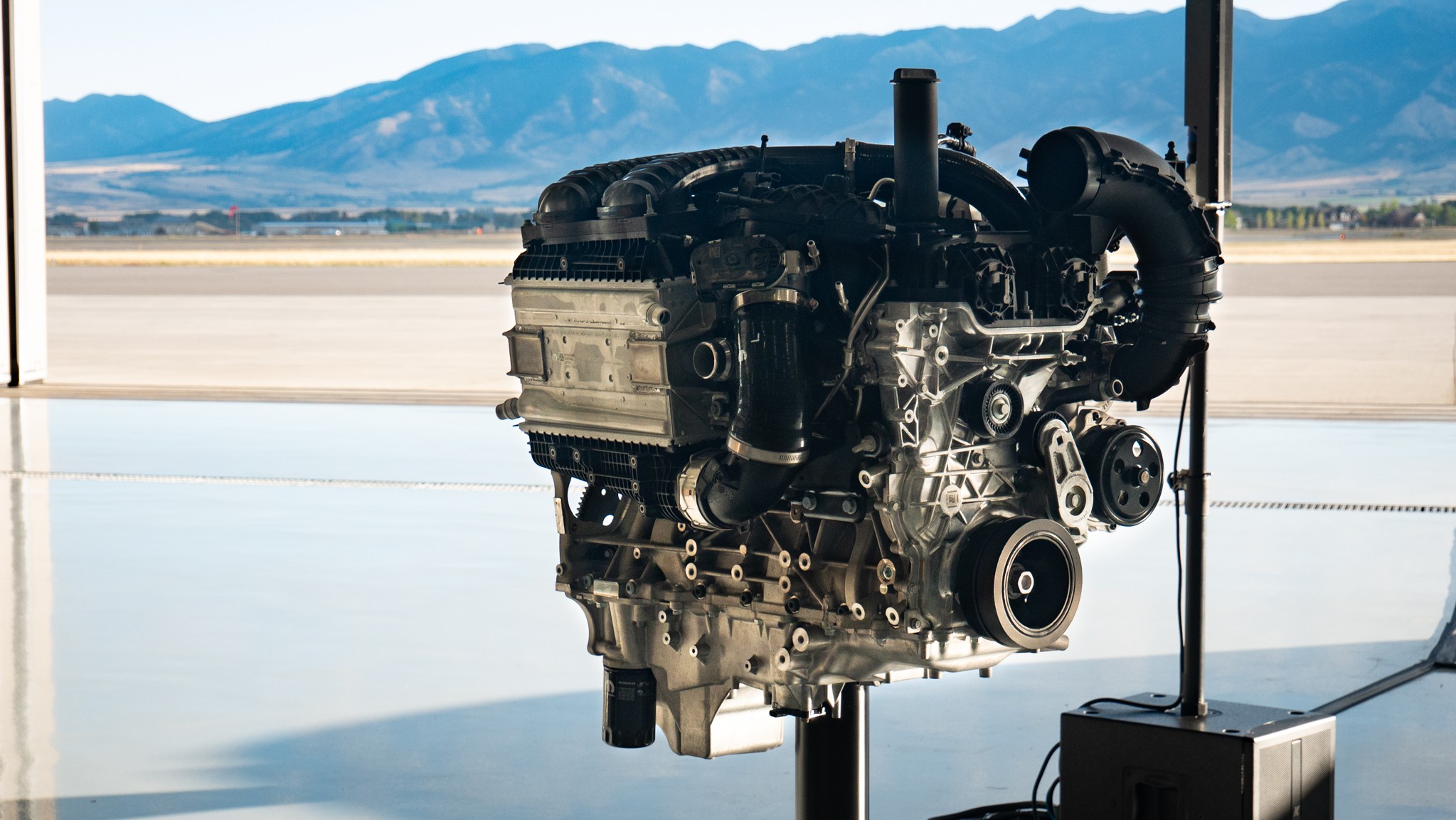 2023 Hurricane Twin Turbo 510 Deep Dive I6 Justin Banner 1