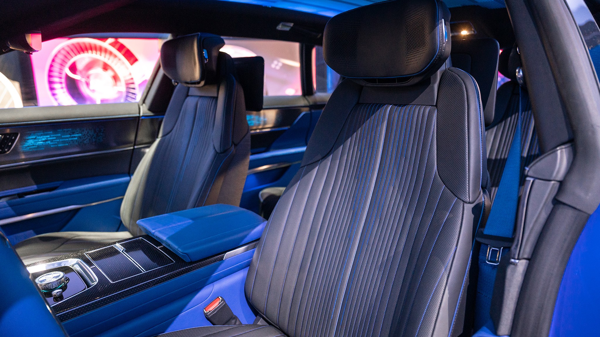 2024 cadillac celestiq details seats