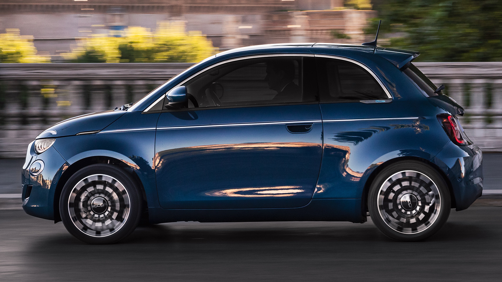 2024 Fiat 500e 1