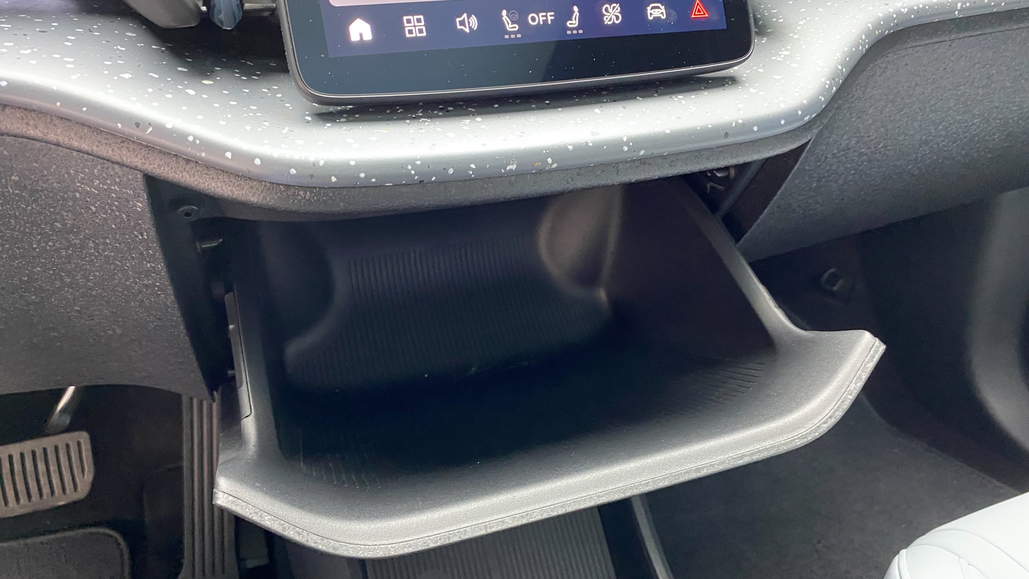 014 2025 Volvo EX30 storage compartment