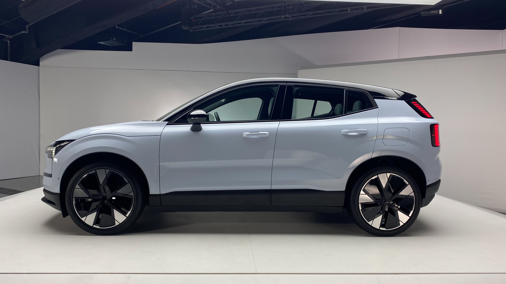 002 2025 Volvo EX30 side profile