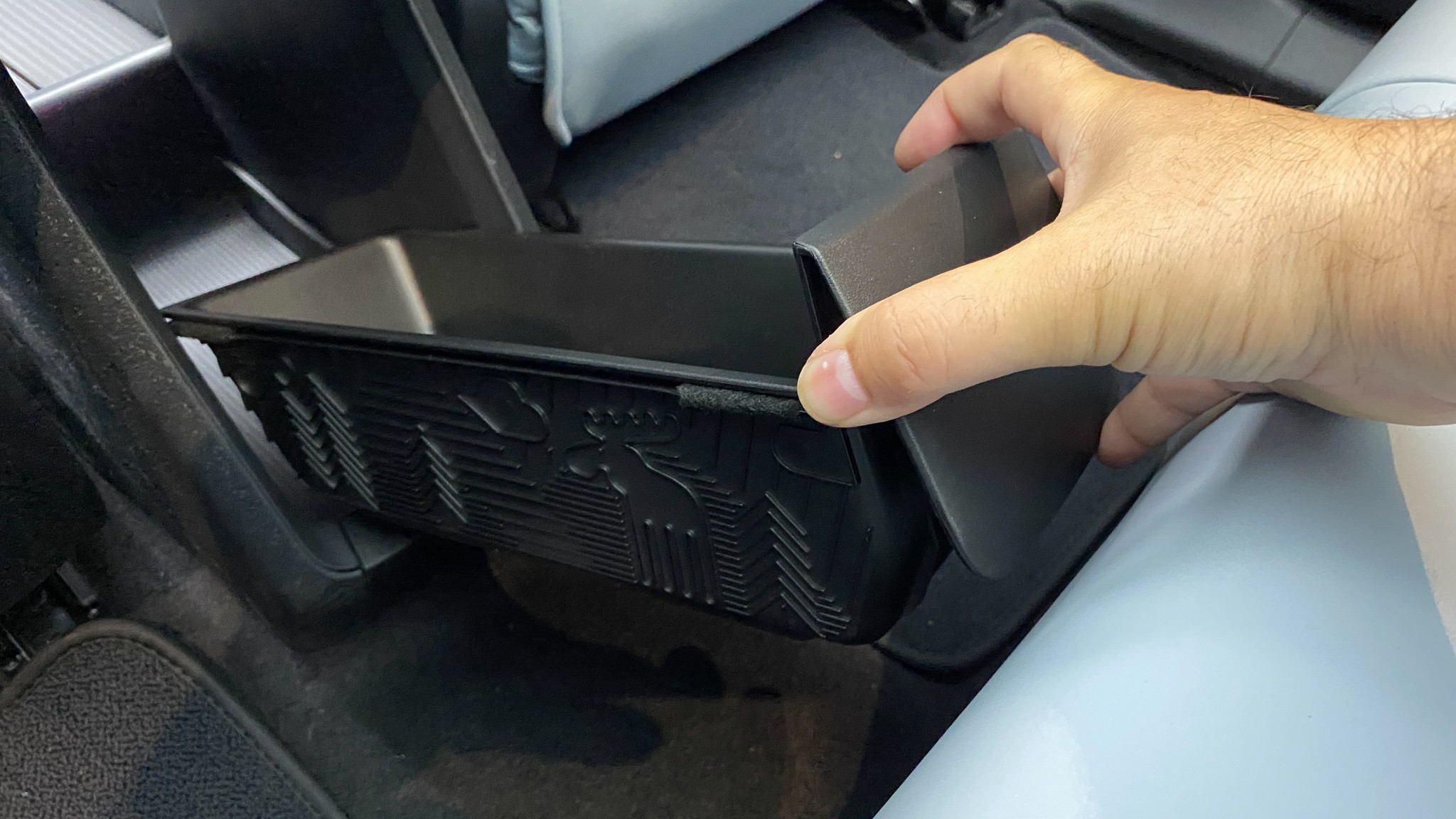 011 2025 Volvo EX30 removable compartment