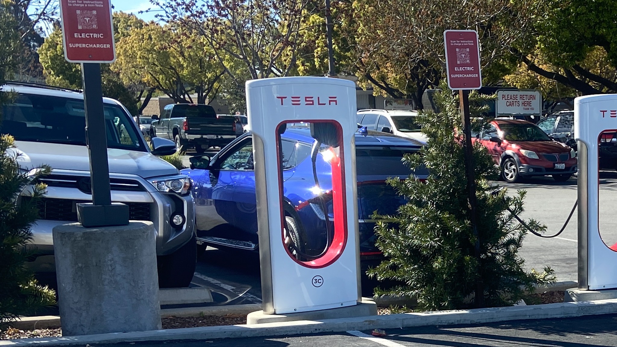 2022 Kia EV6 Charging on Tesla Supercharger 11