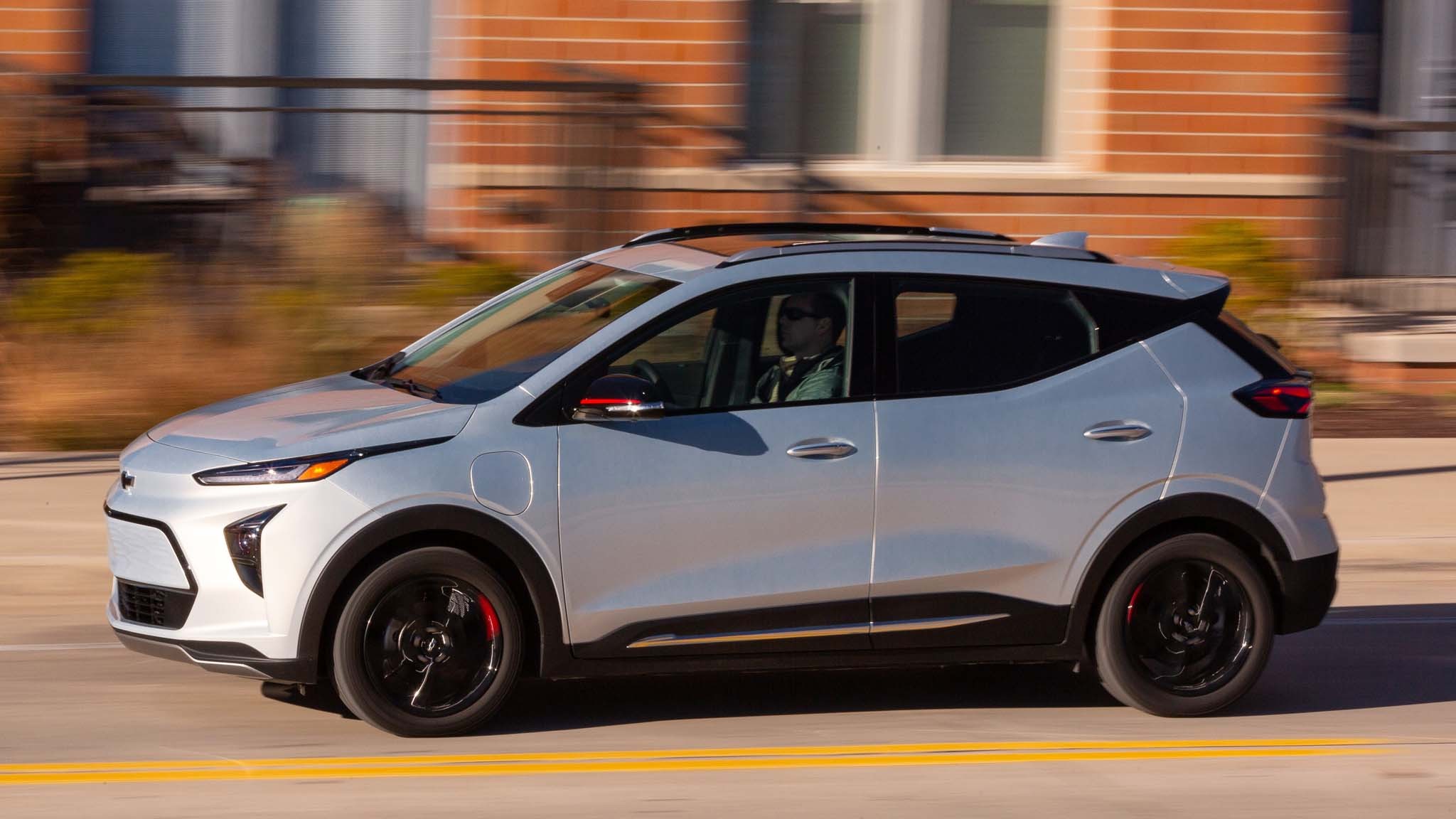 037 2023 Chevrolet Bolt EUV