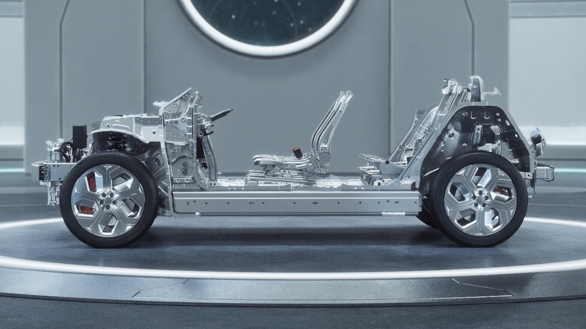 04 2025 volvo ex30 sea platform