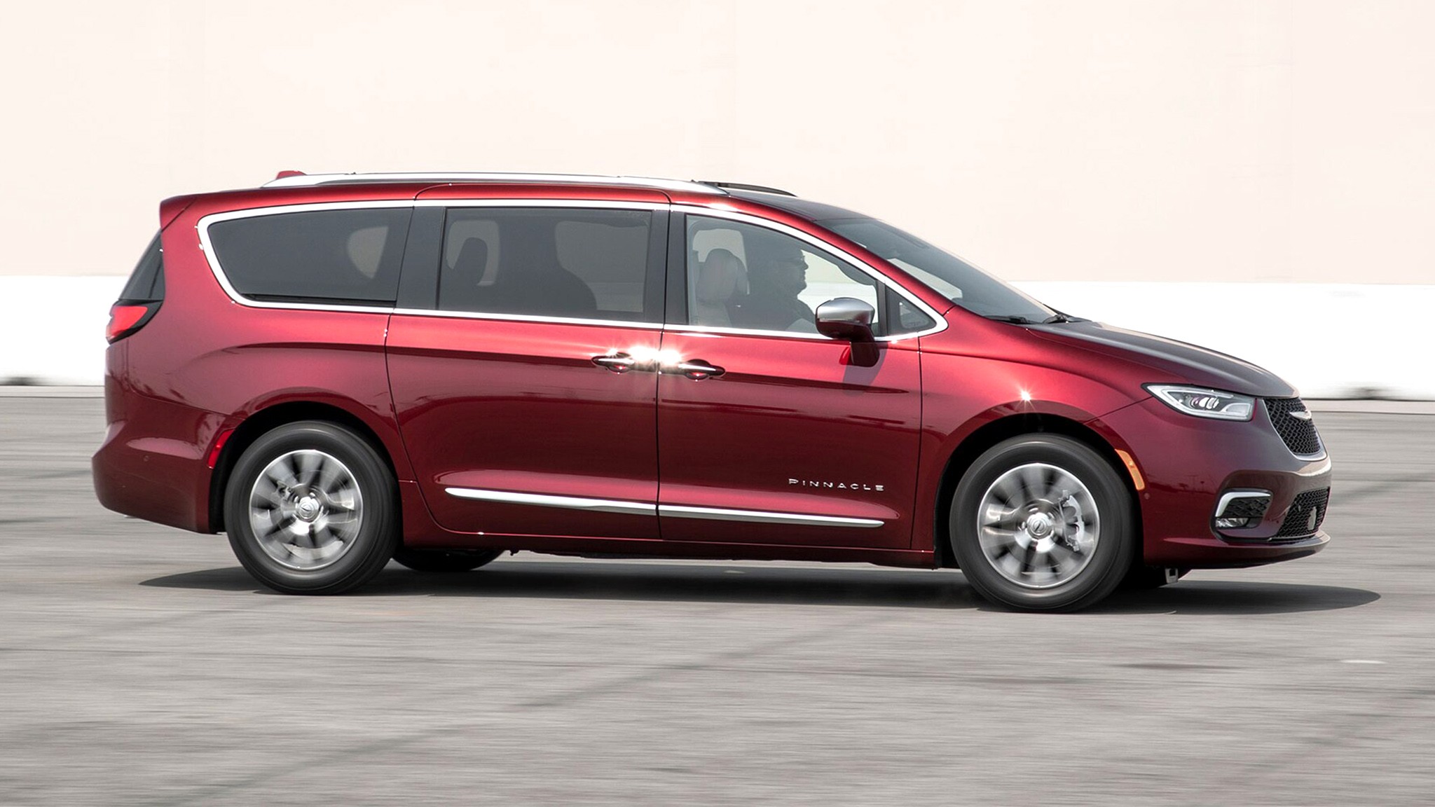 2023 Chrysler Pacifica Hybrid Pinnacle exterior 7
