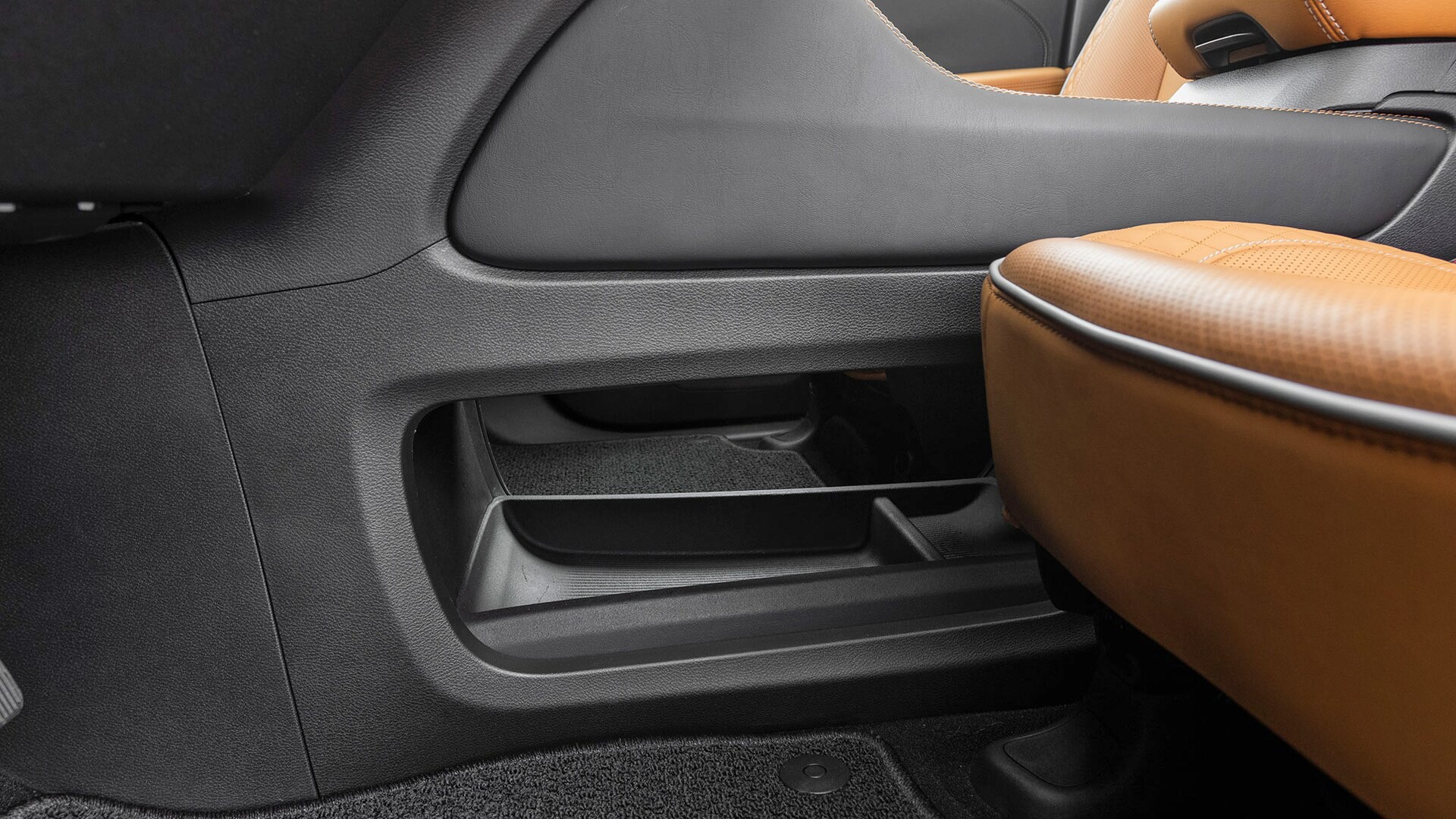 2023 Chrysler Pacifica Hybrid Pinnacle interior 24