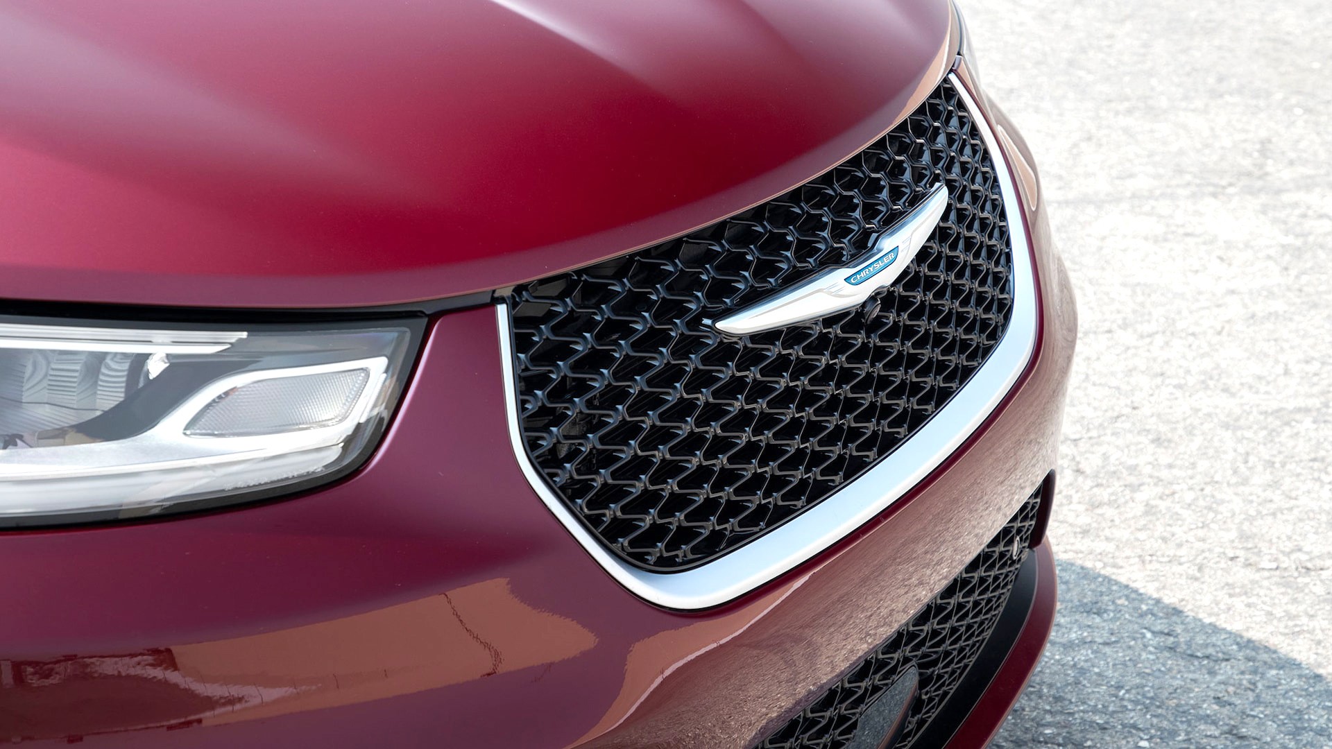 2023 Chrysler Pacifica Hybrid Pinnacle exterior 3