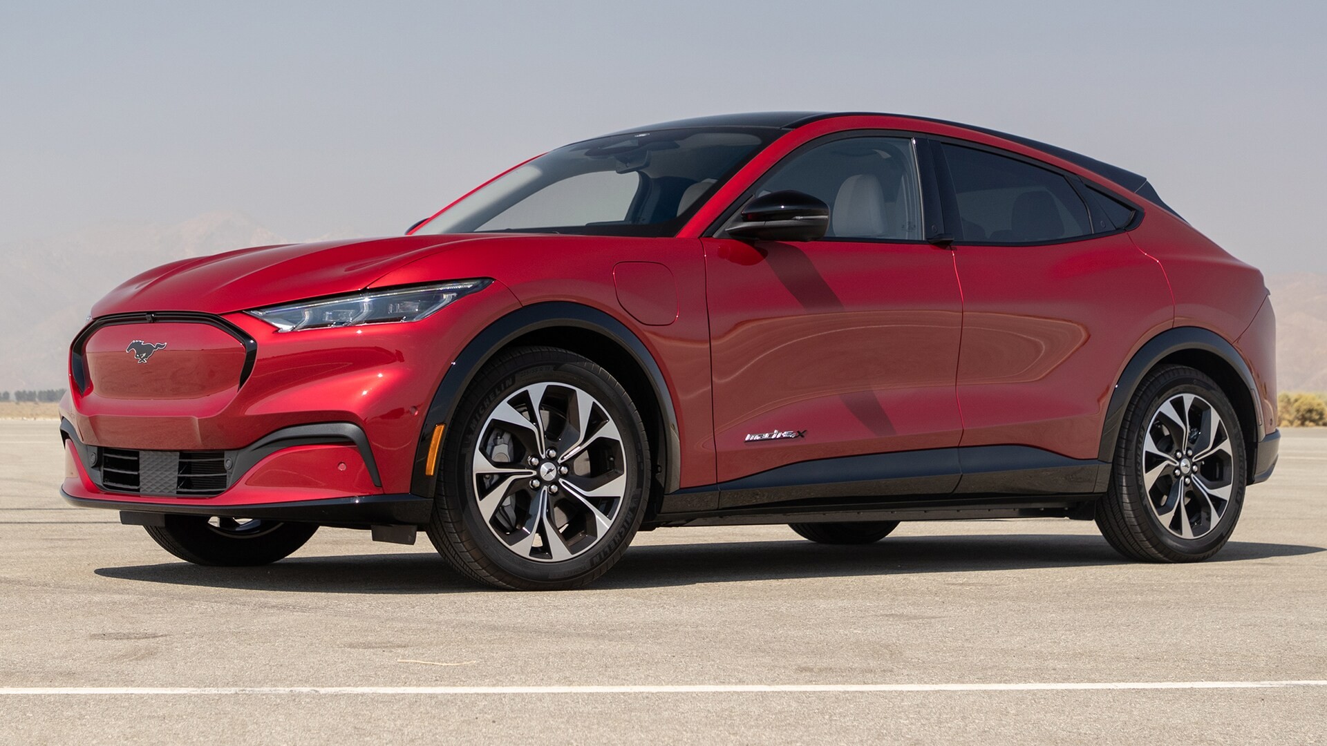 2023 Ford Mustang Mach E 4x Premium exterior 34