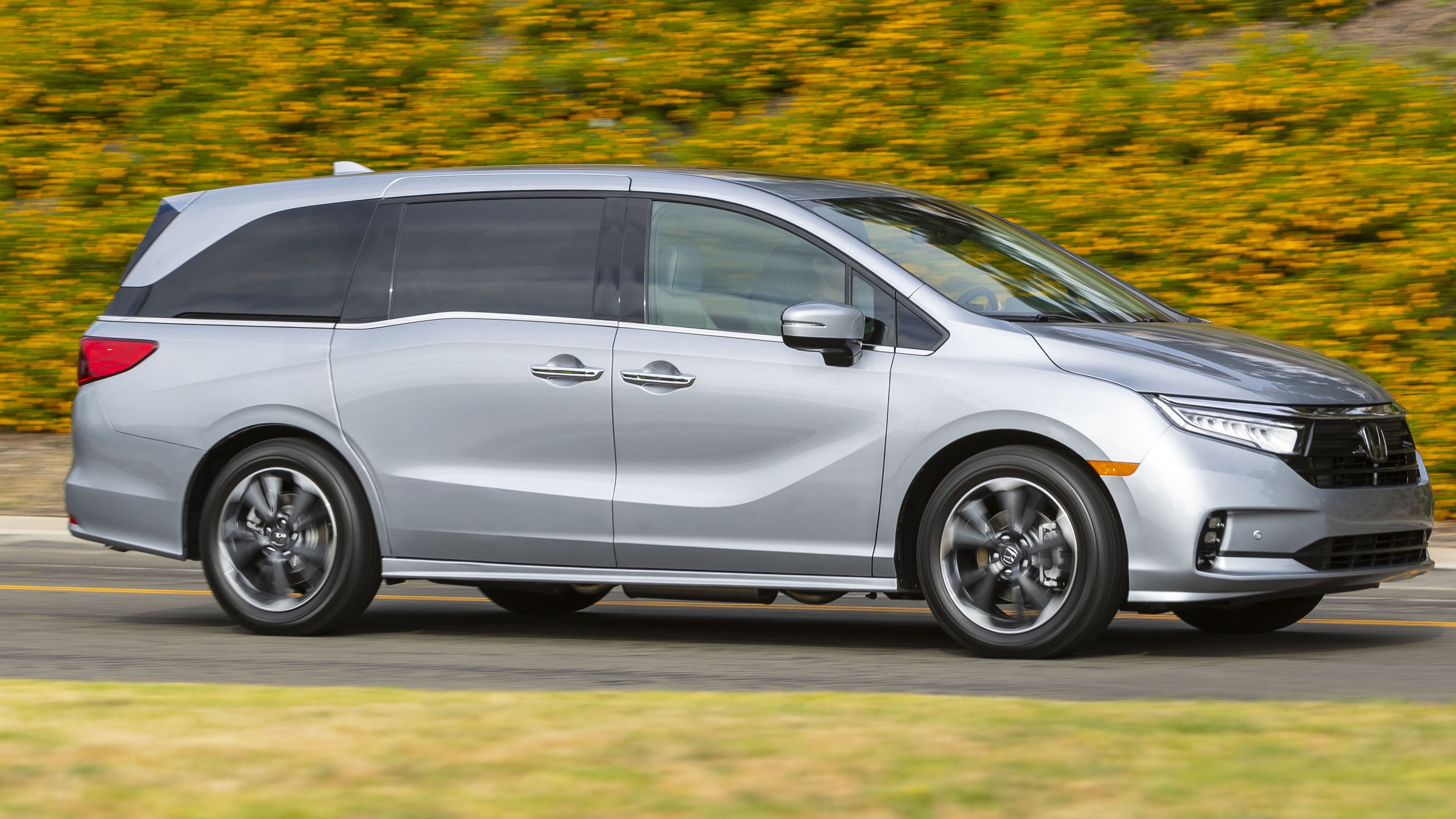 2022 Honda Odyssey exterior 01