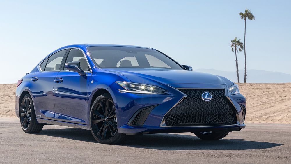 2022 Lexus ES 300h Sport 01