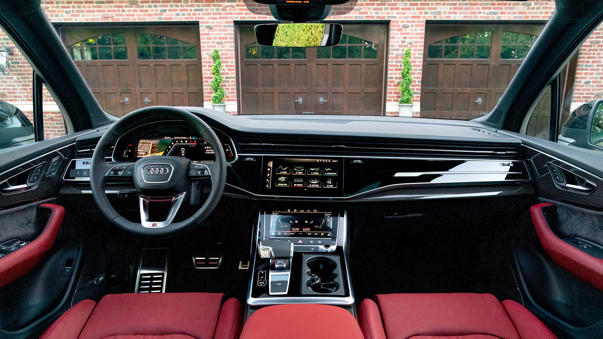 7546 2024 Audi SQ7 interior