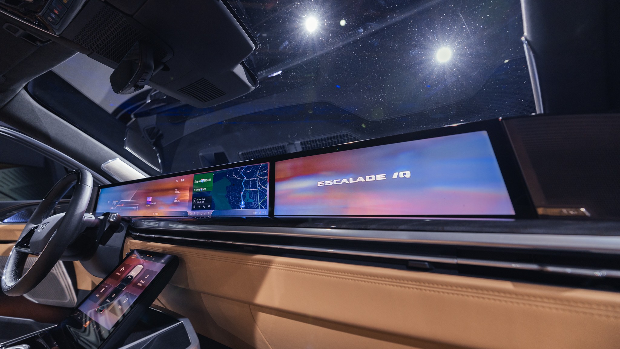 036 Cadillac Escalade IQ dashboard