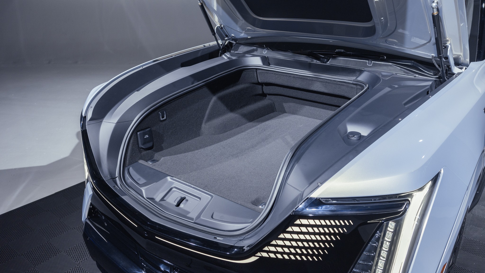 018 Cadillac Escalade IQ front trunk space