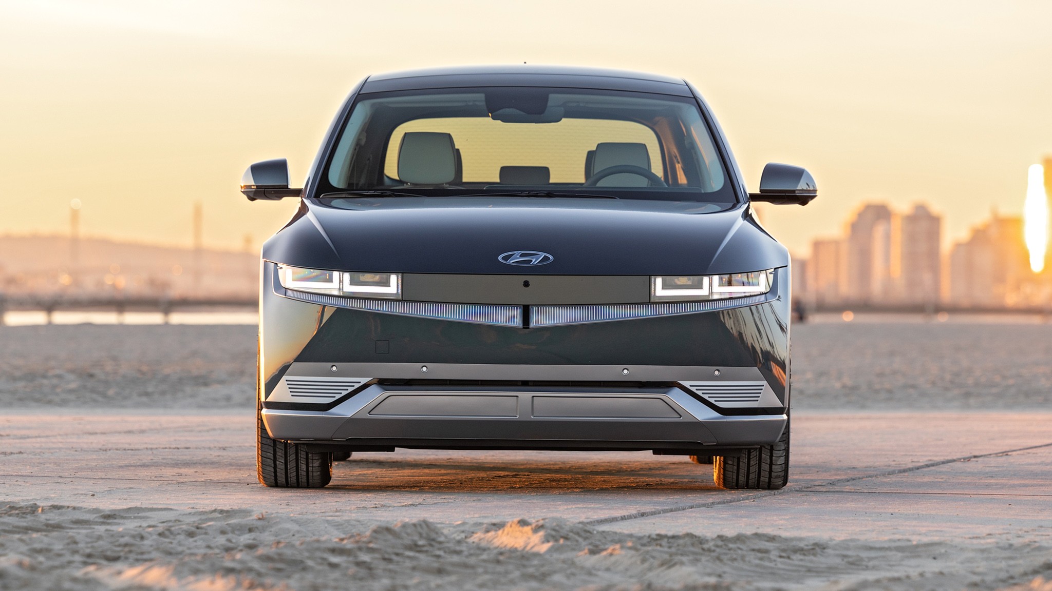 2024 Hyundai Ioniq 5 front view 112