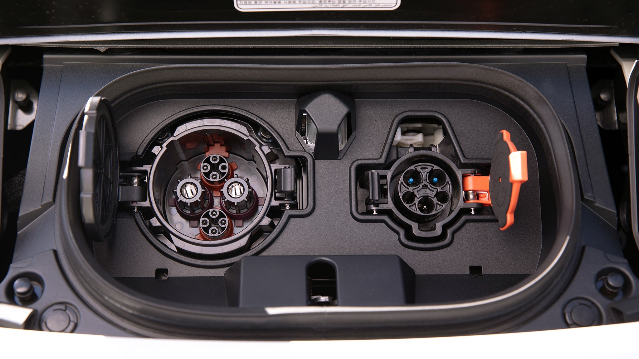 2024 Nissan LEAF charge plugin 17