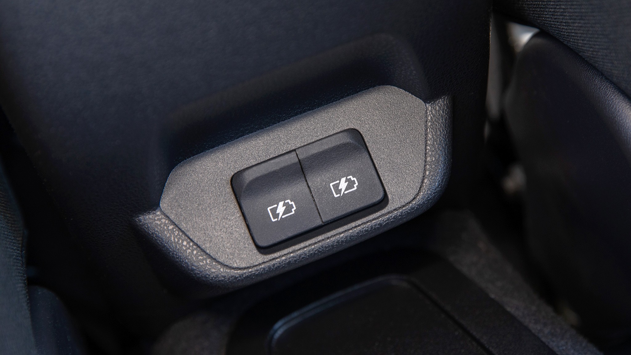 2024 Nissan LEAF interior 29