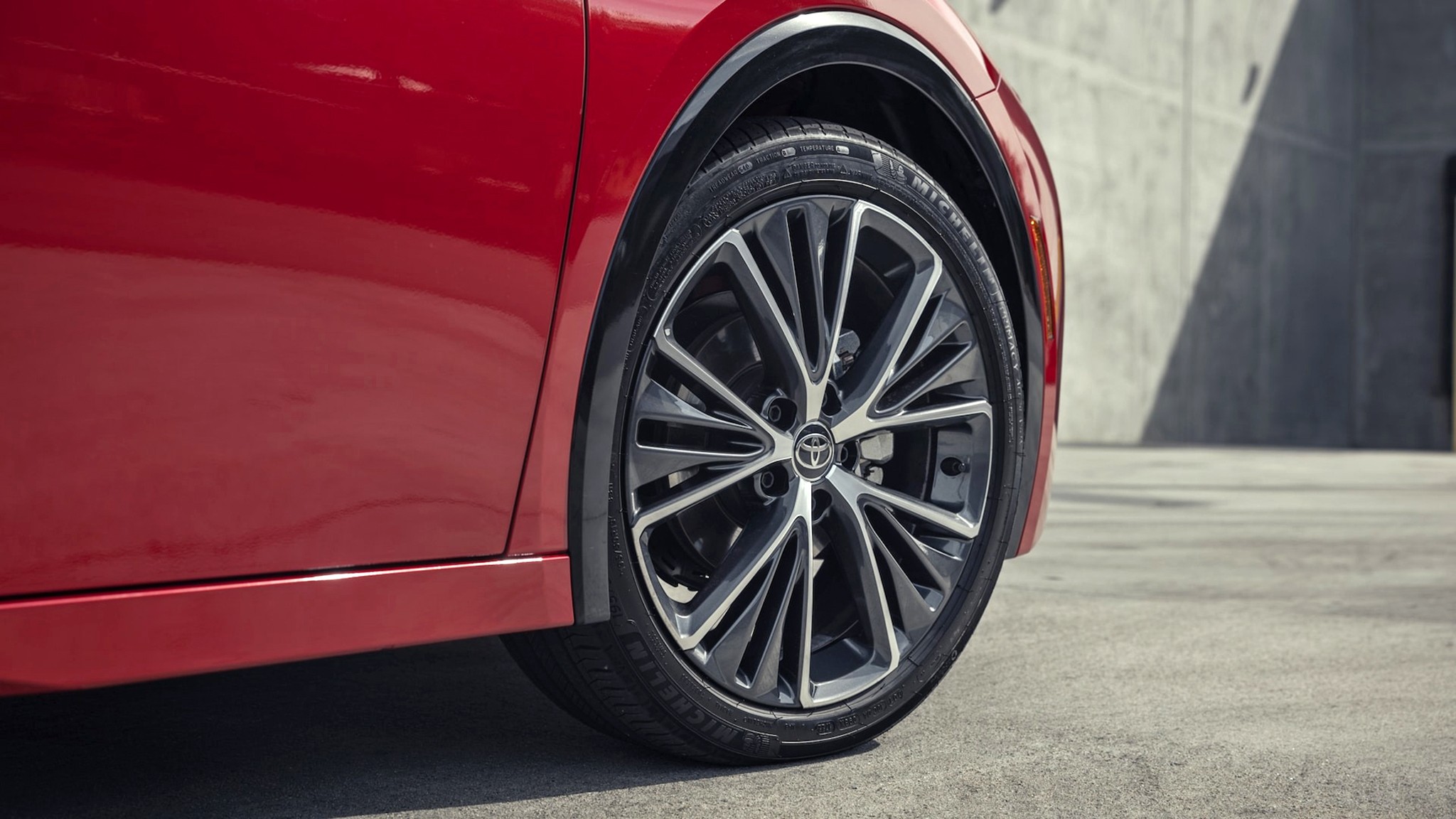 2024 Toyota Prius XLE wheel tire 3