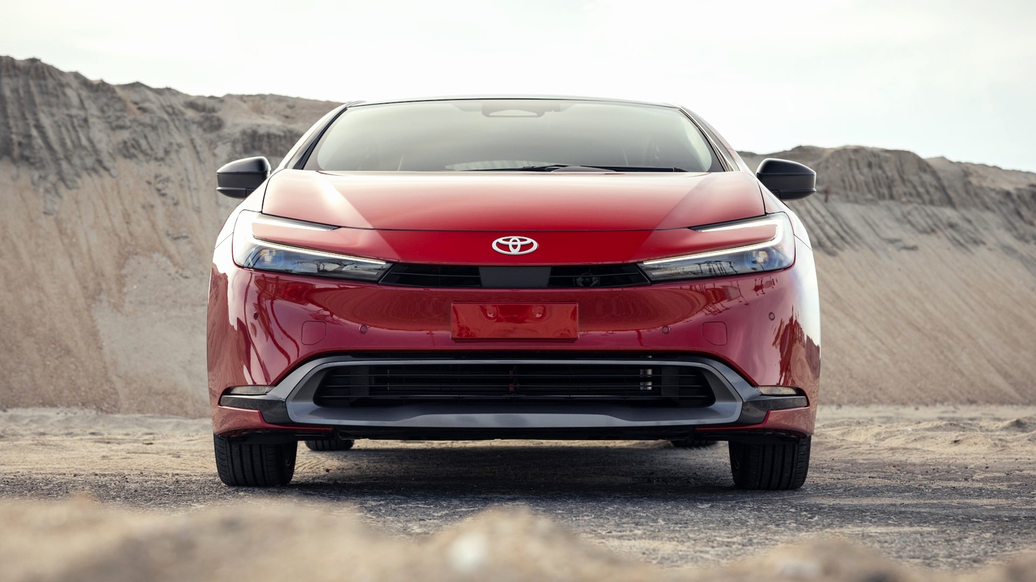 2024 Toyota Prius XLE front view 54