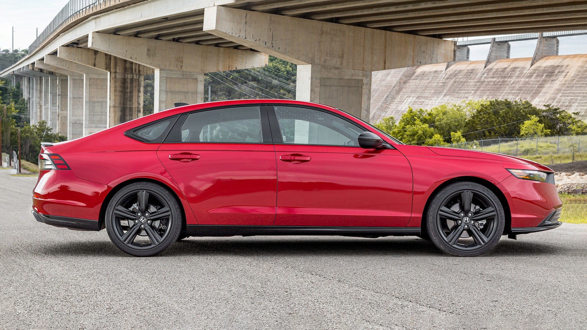 019 2024 Honda Accord Hybrid side profile 1