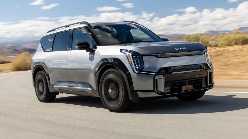 002 2024 Kia EV9 front three quarters in action