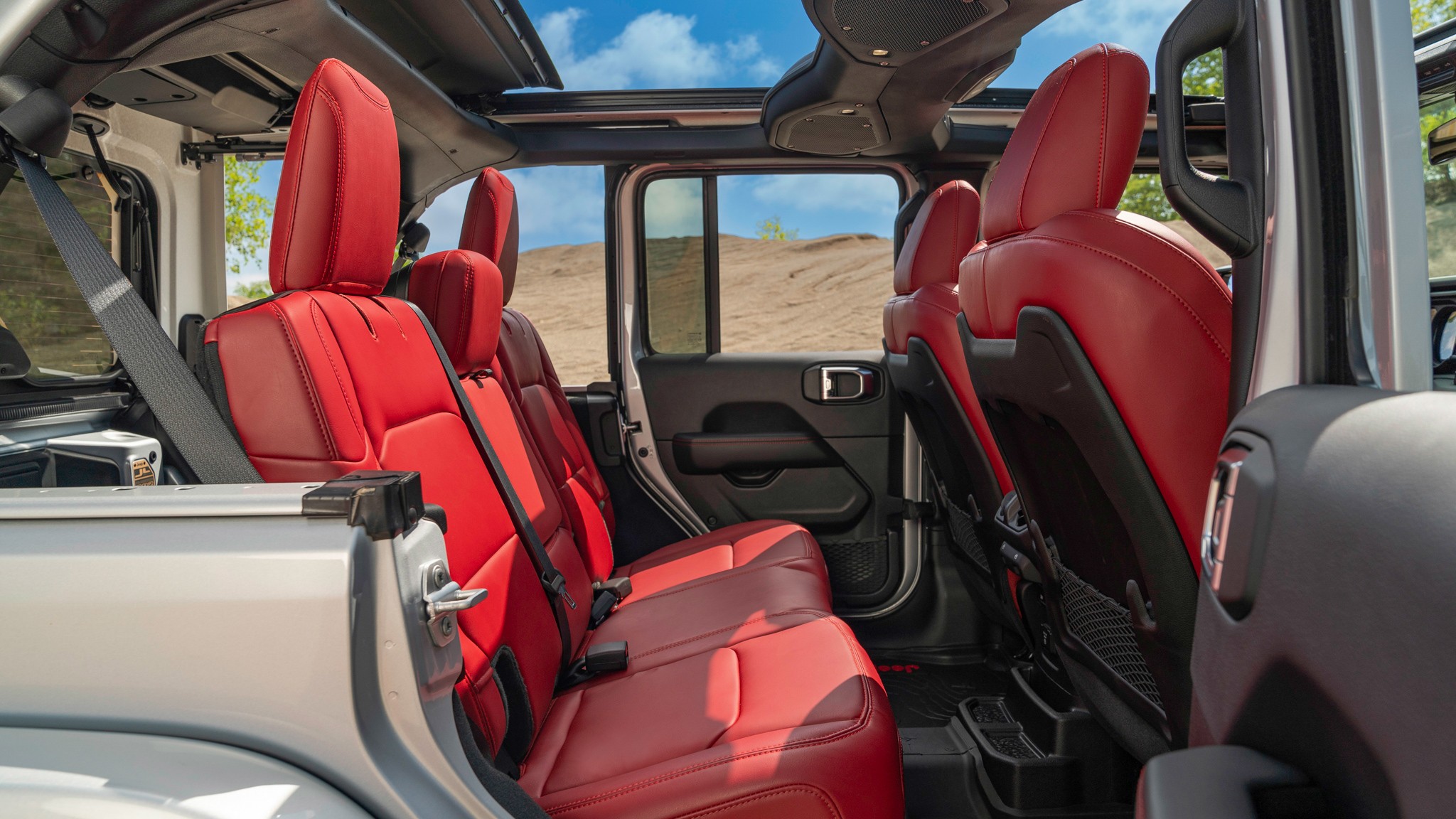 030 2024 Jeep Wrangler Rubicon 392 back seats 1