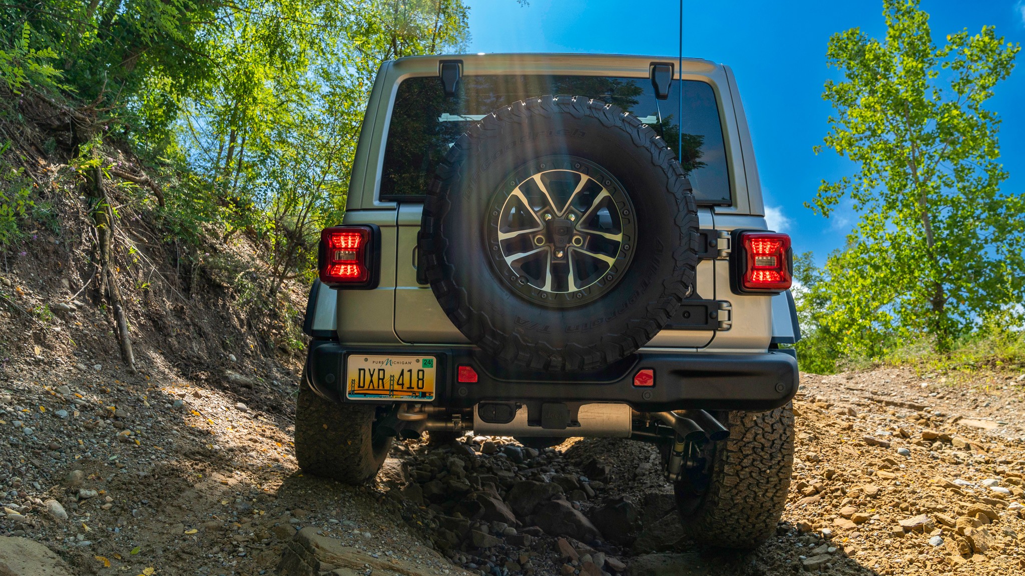 014 2024 Jeep Wrangler Rubicon 392 off road action