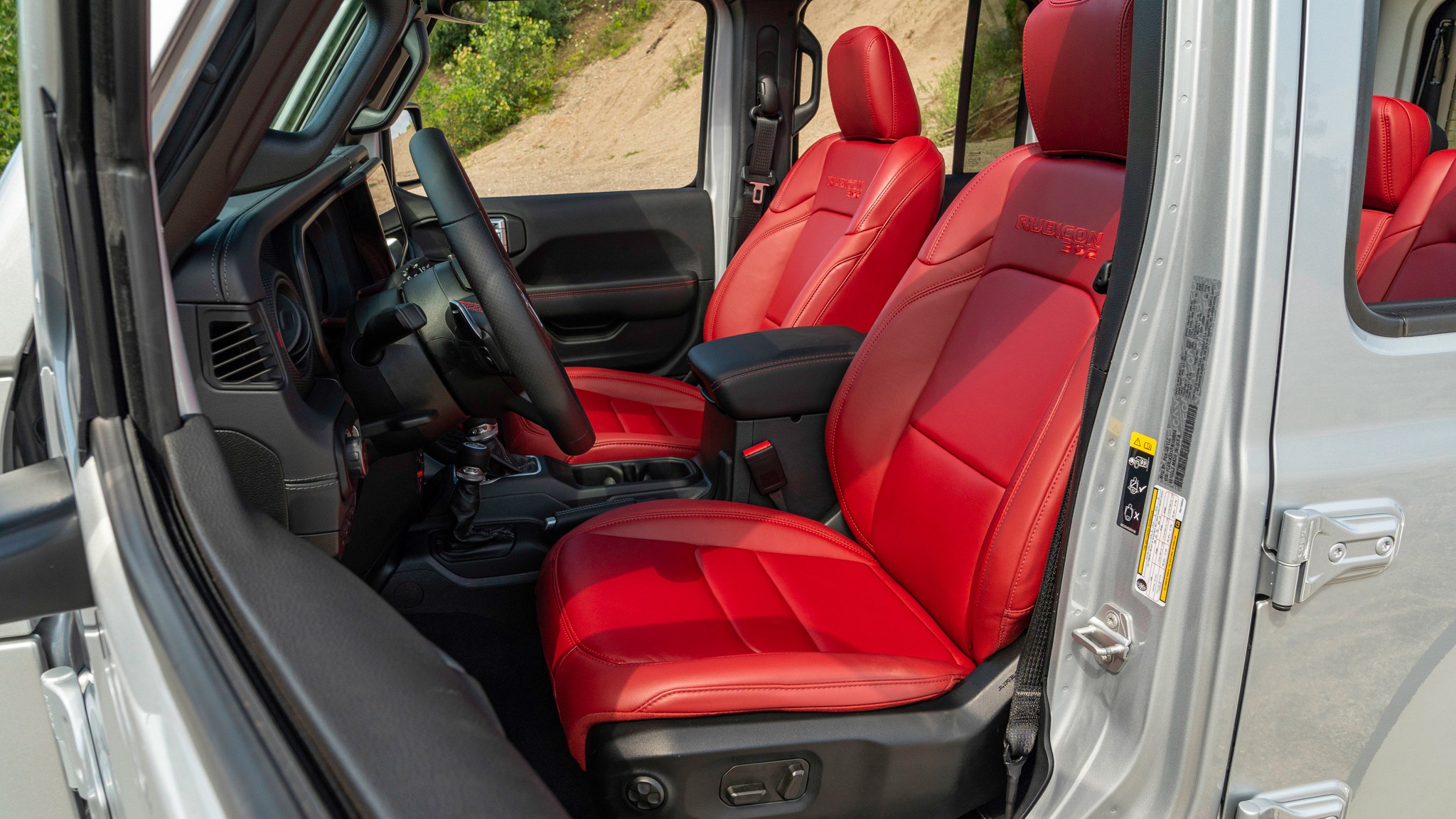 028 2024 Jeep Wrangler Rubicon 392 front seats