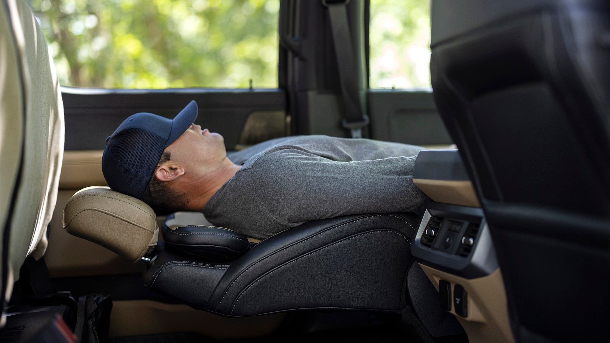 2024 Ford Super Duty F 350 Lariat interior 12