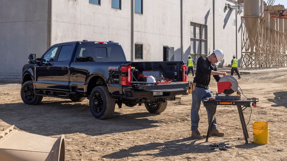 2024 Ford Super Duty F 250 XL STX front view 04