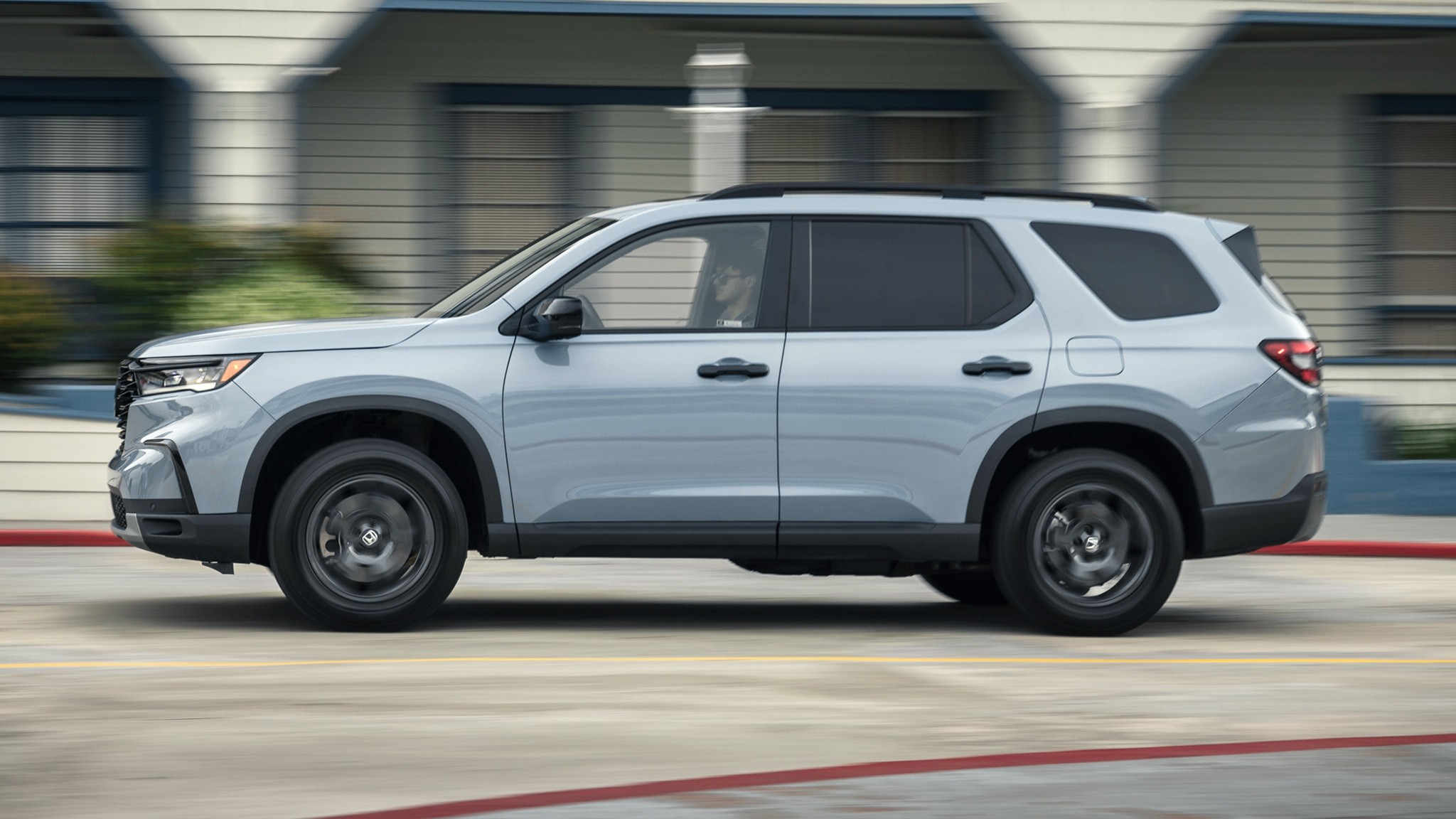 2024 Honda Pilot Trailsport side view 43