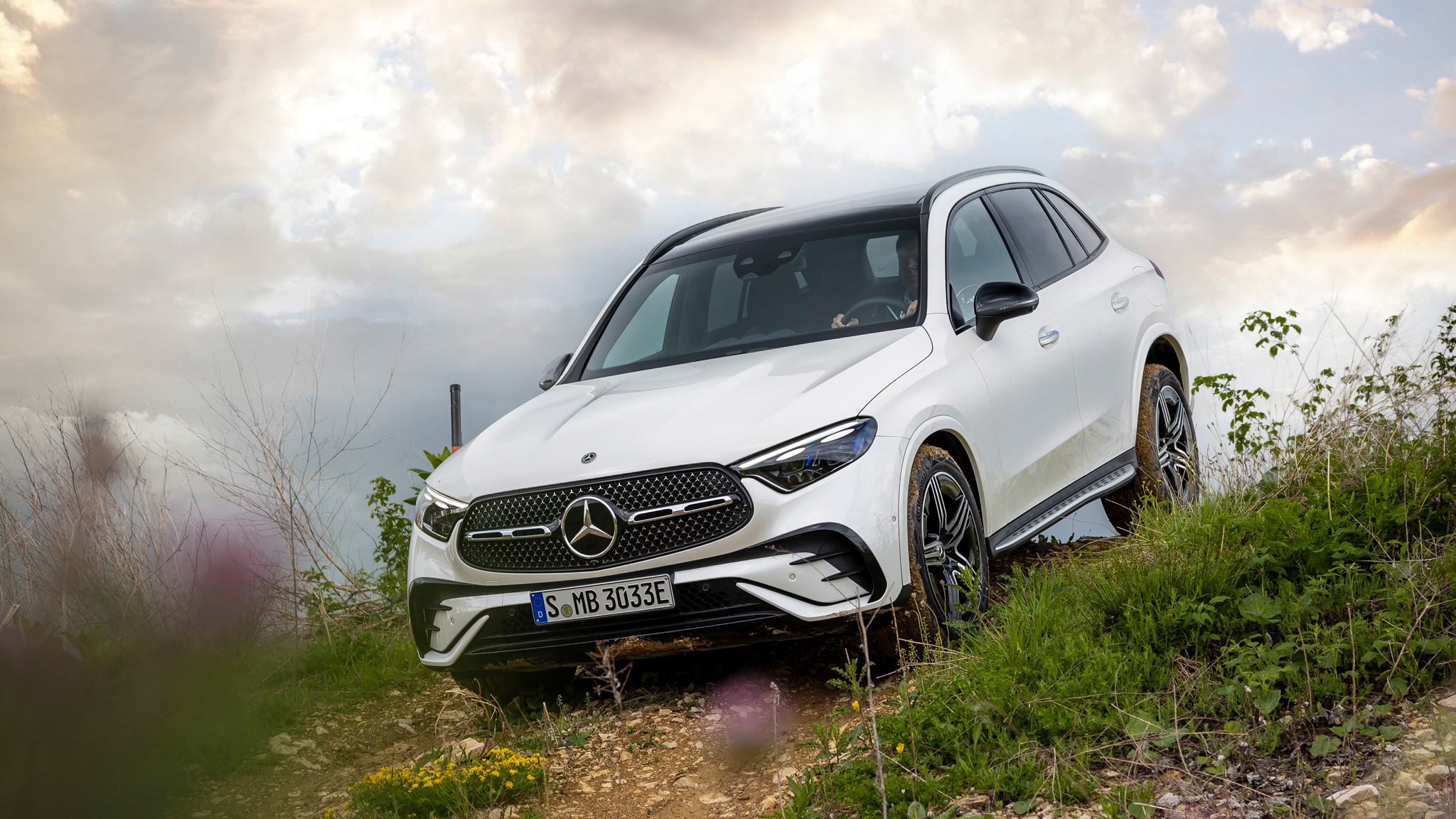 027 2024 Mercedes Benz GLC300 e PHEV off road action