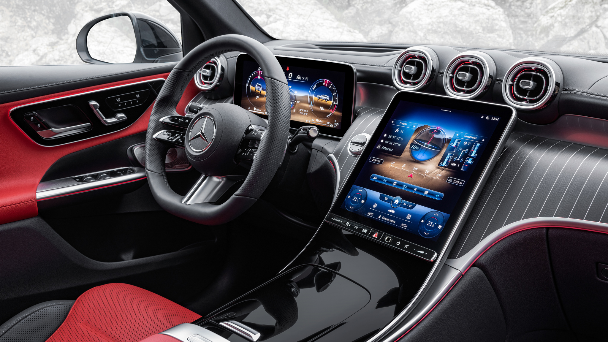 023 2024 Mercedes Benz GLC300 e PHEV interior overview