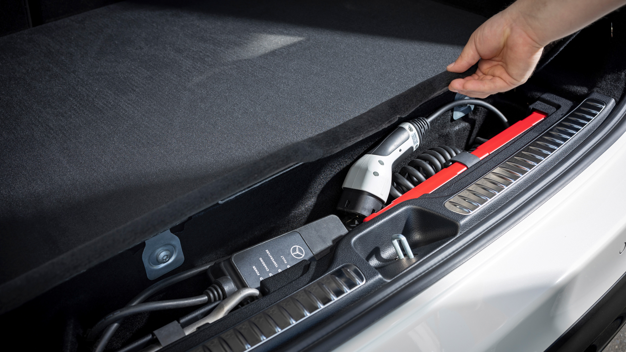 035 2024 Mercedes Benz GLC300 e PHEV battery cables