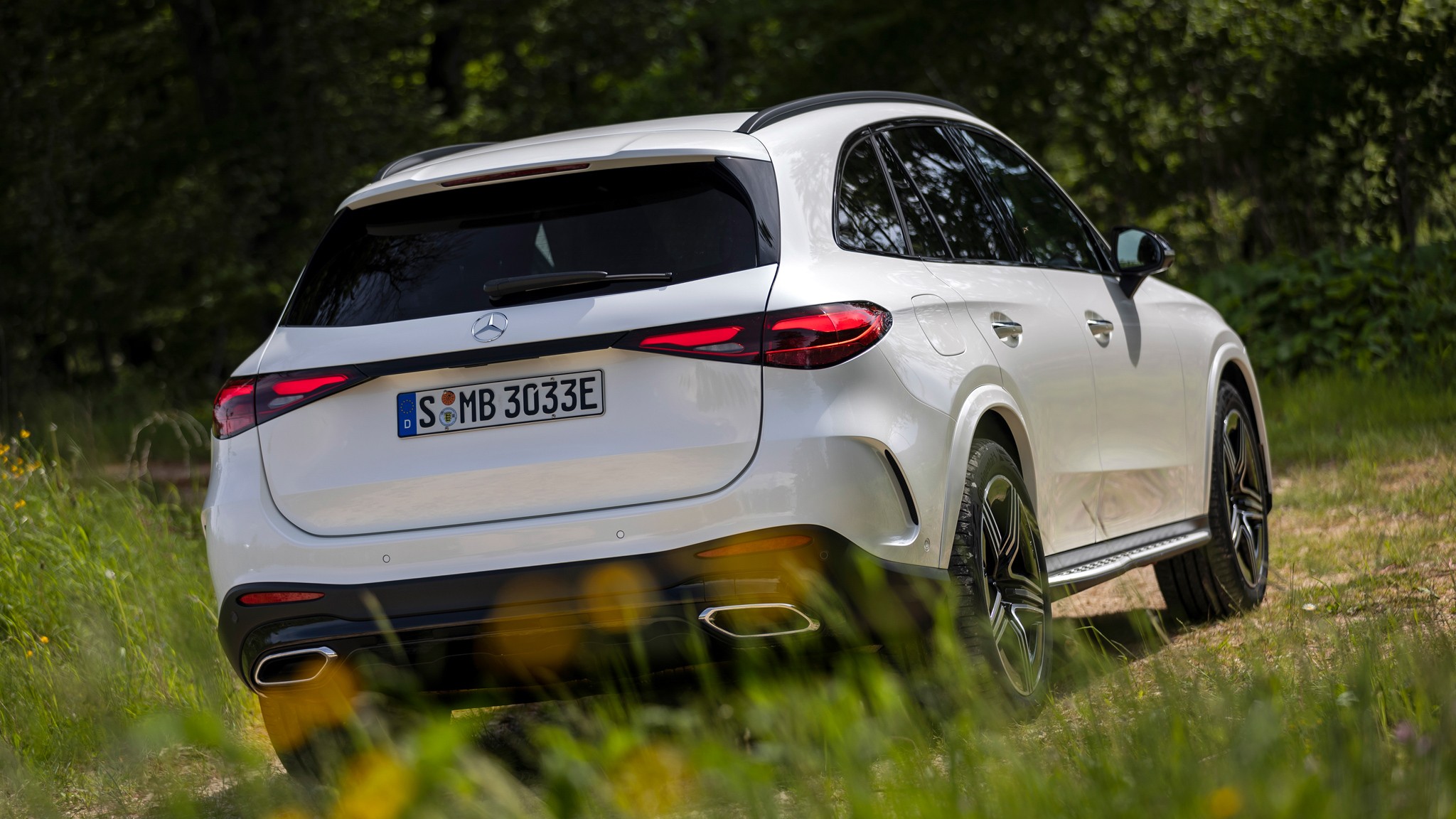 029 2024 Mercedes Benz GLC300 e PHEV off road action