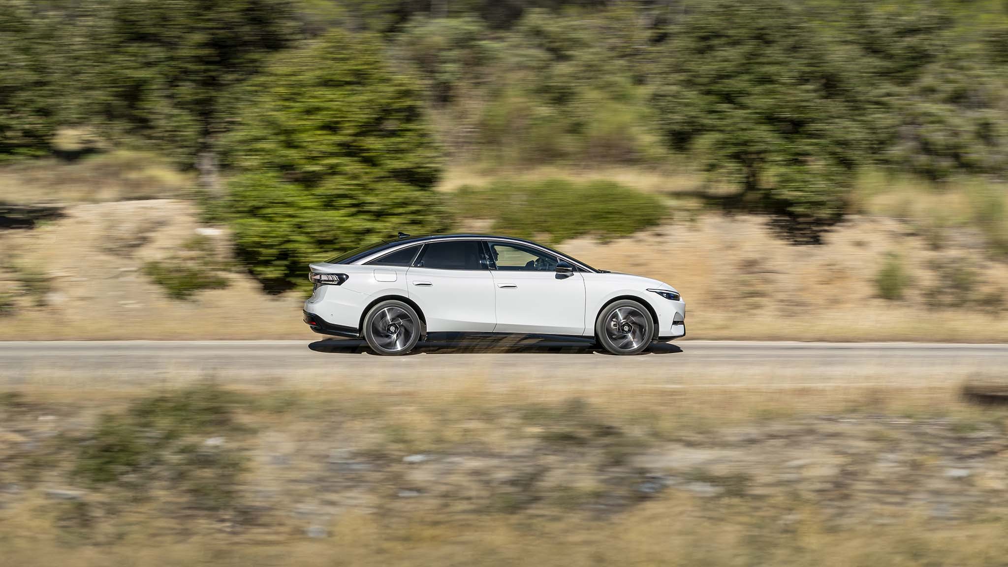 006 2025 volkswagen vw id7 electric sedan side view