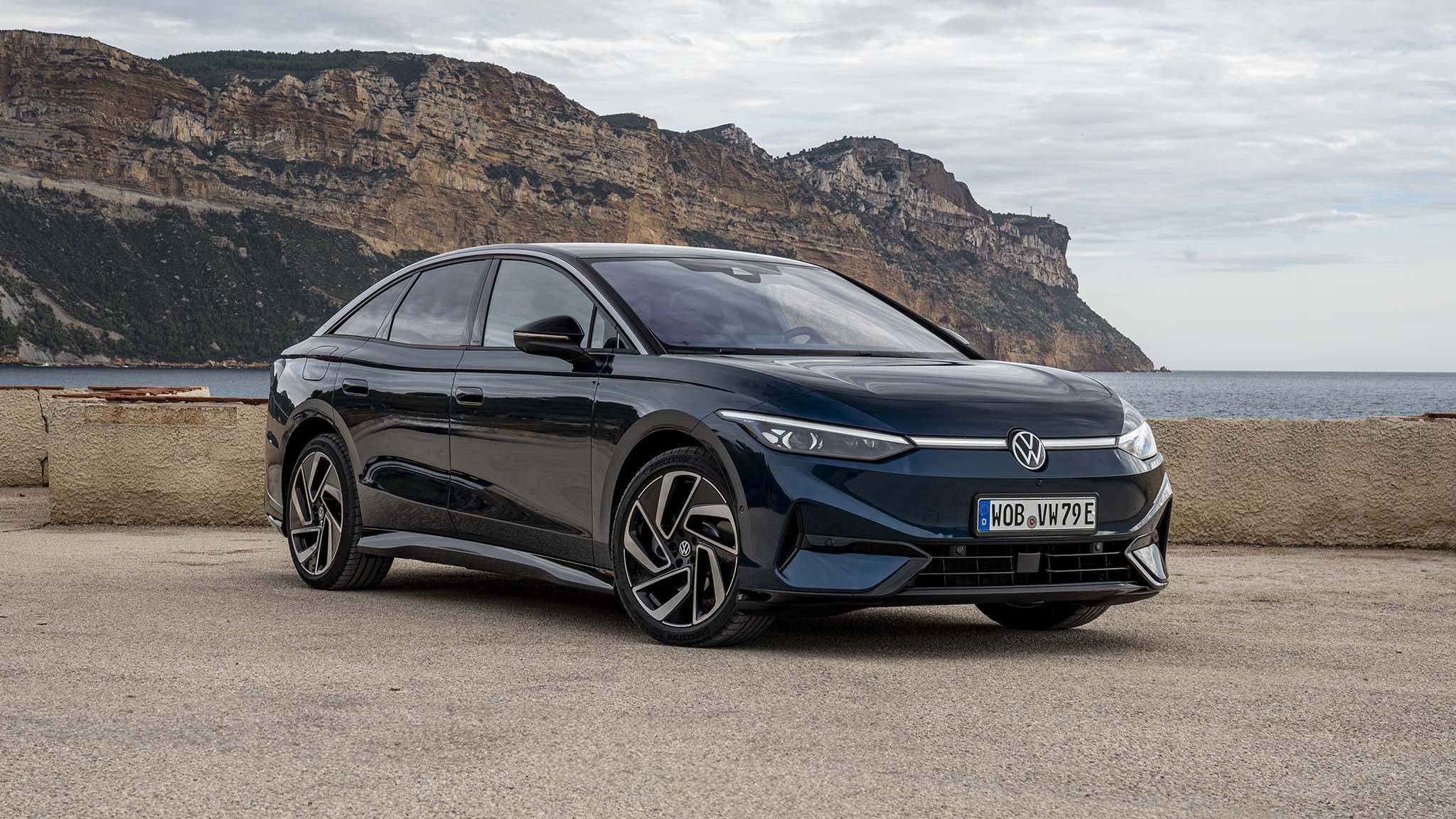 016 2025 volkswagen vw id7 electric sedan front three quarter view