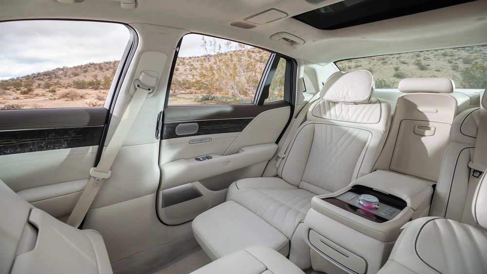 2024 Genesis G90 interior 19
