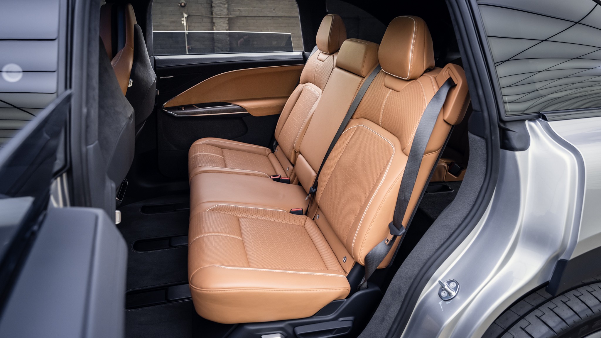 2025 Lucid Gravity SUV reveal 31