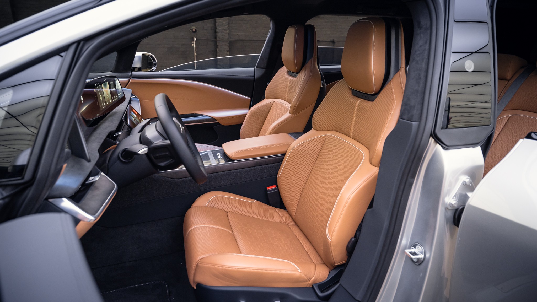 2025 Lucid Gravity SUV reveal 29