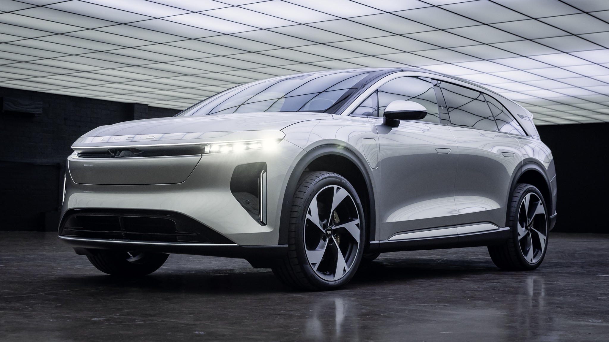 2025 Lucid Gravity SUV reveal 3