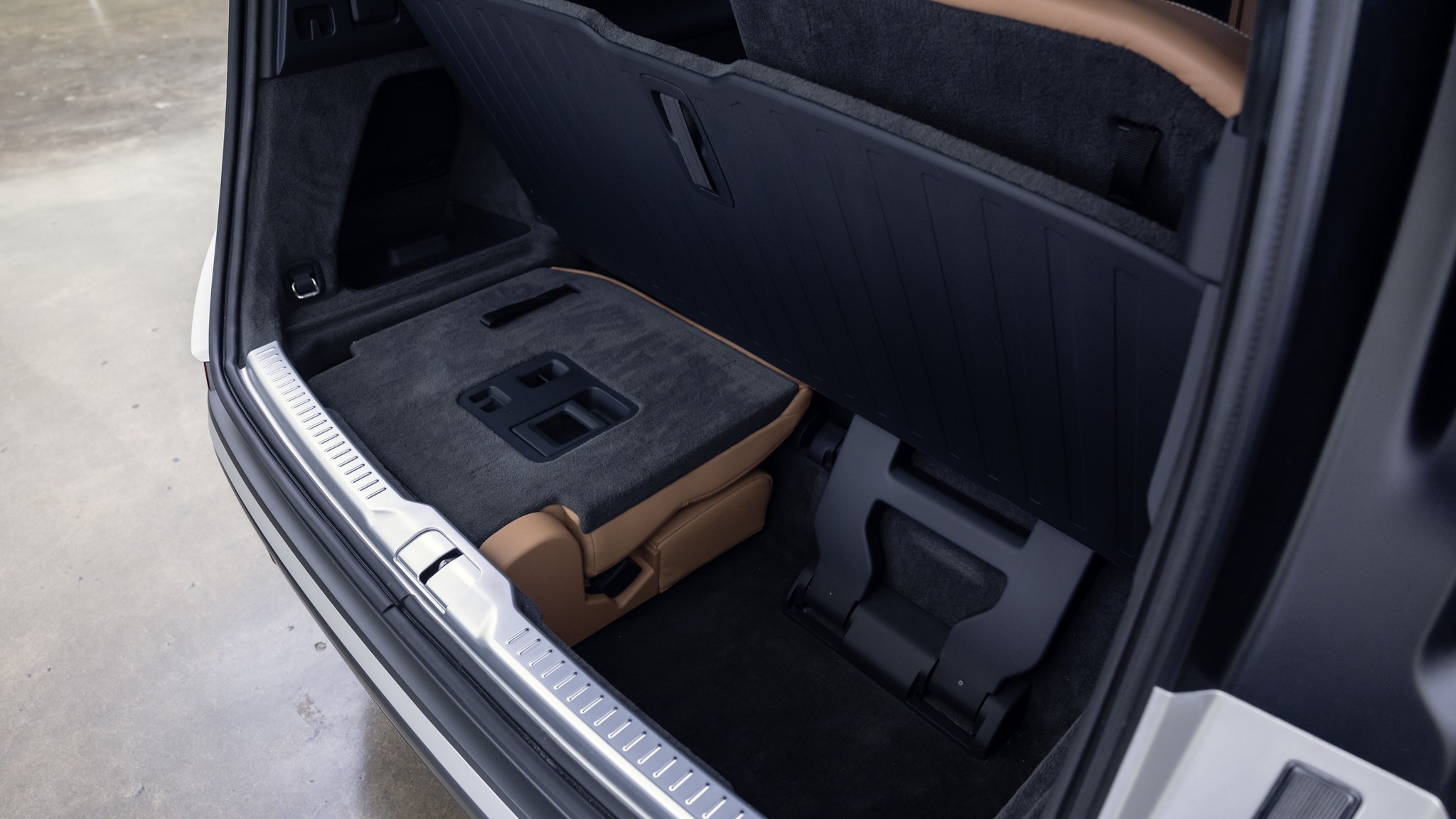 2025 Lucid Gravity SUV reveal 35